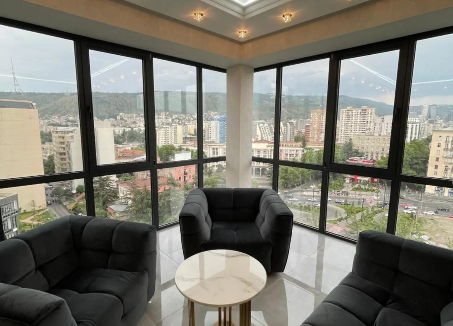 Tbilisi Luxury Apartment 格鲁吉亚